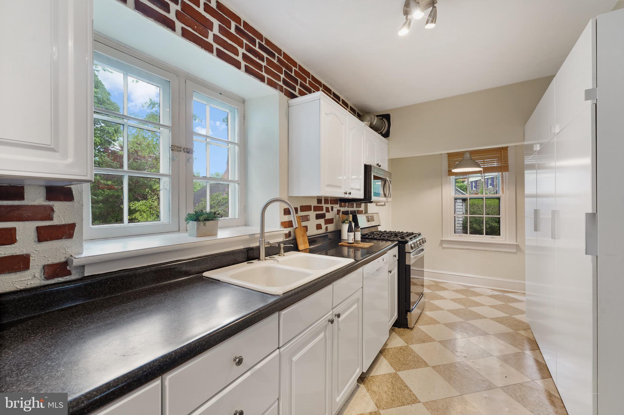 323 Pembroke Road Bala Cynwyd, PA 19004 - Photo 13 of 34 Kitchen