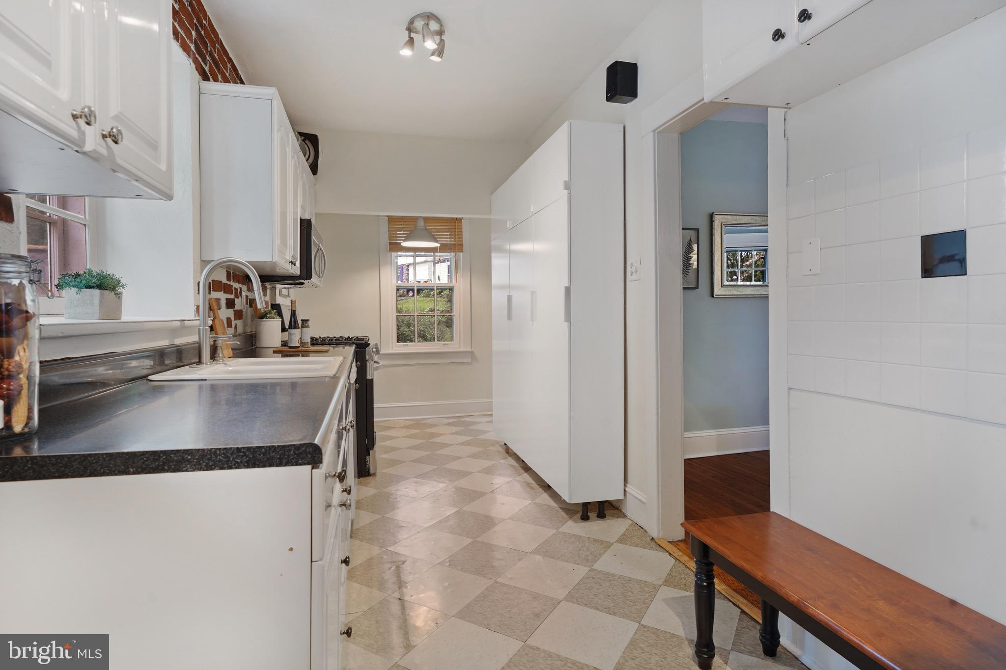 323 Pembroke Road Bala Cynwyd, PA 19004 - Photo 15 of 34 Kitchen