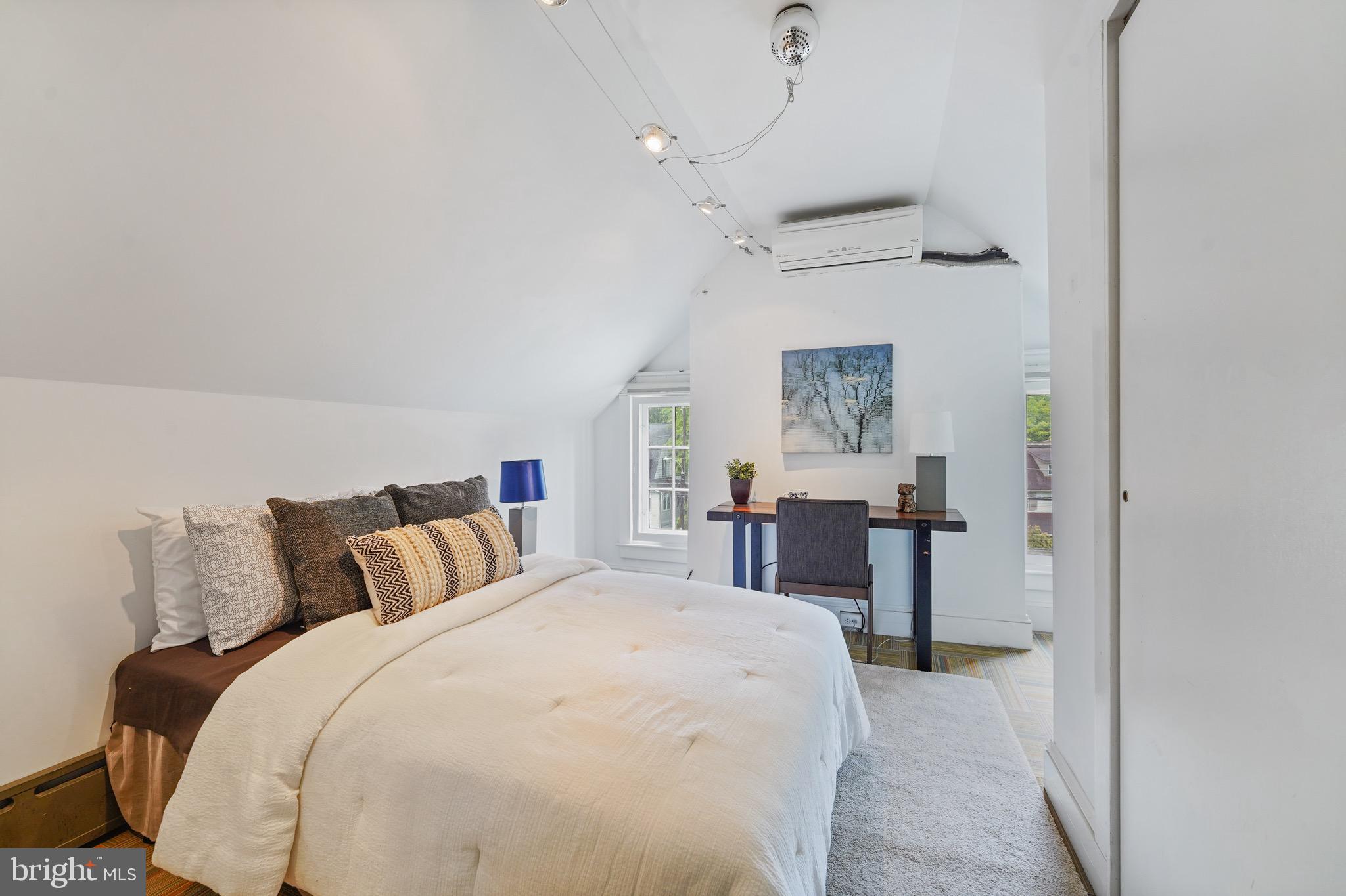 323 Pembroke Road Bala Cynwyd, PA 19004 - Photo 25 of 34 3rd Floor Room