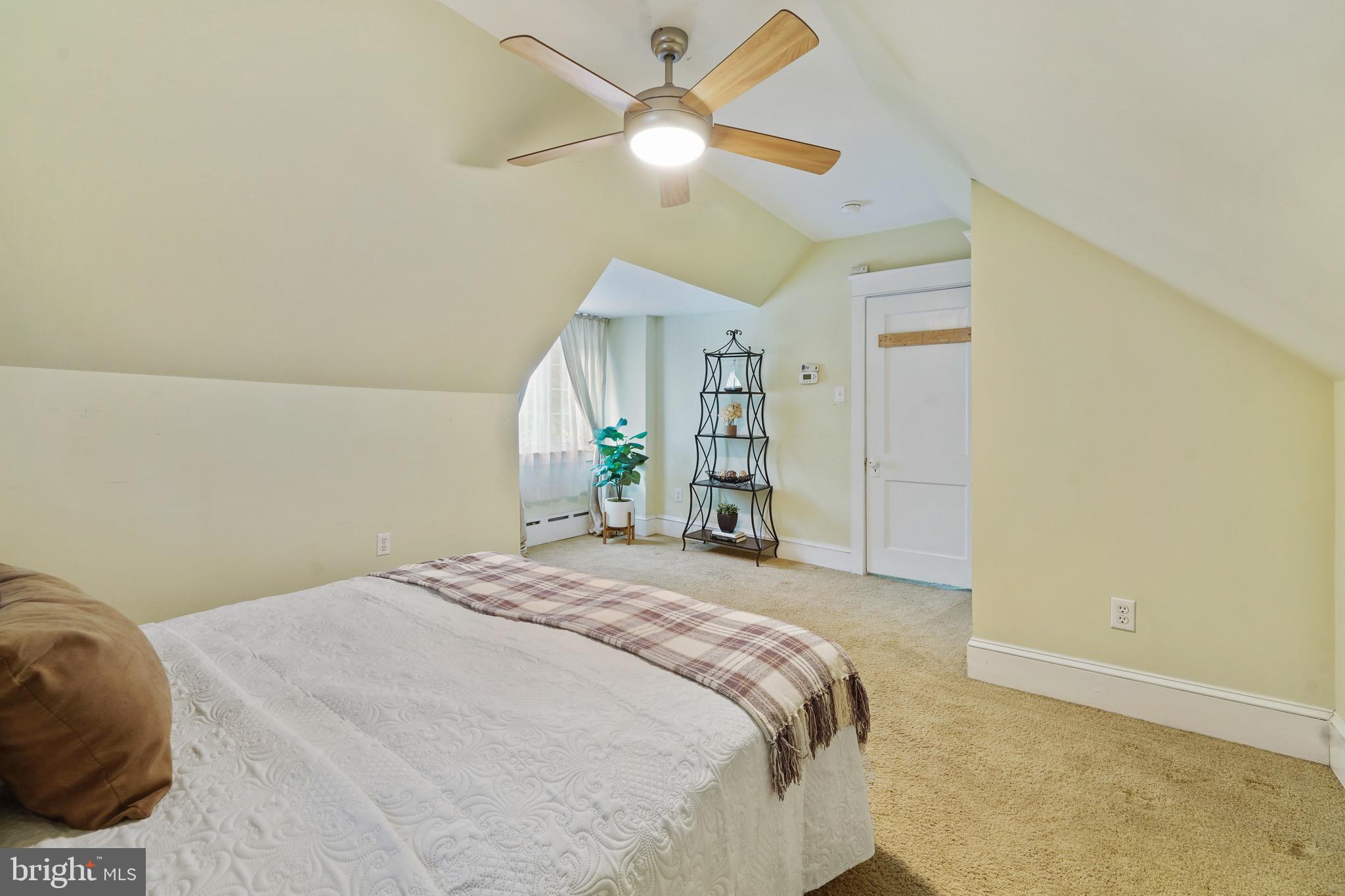 323 Pembroke Road Bala Cynwyd, PA 19004 - Photo 30 of 34 3rd Floor Room