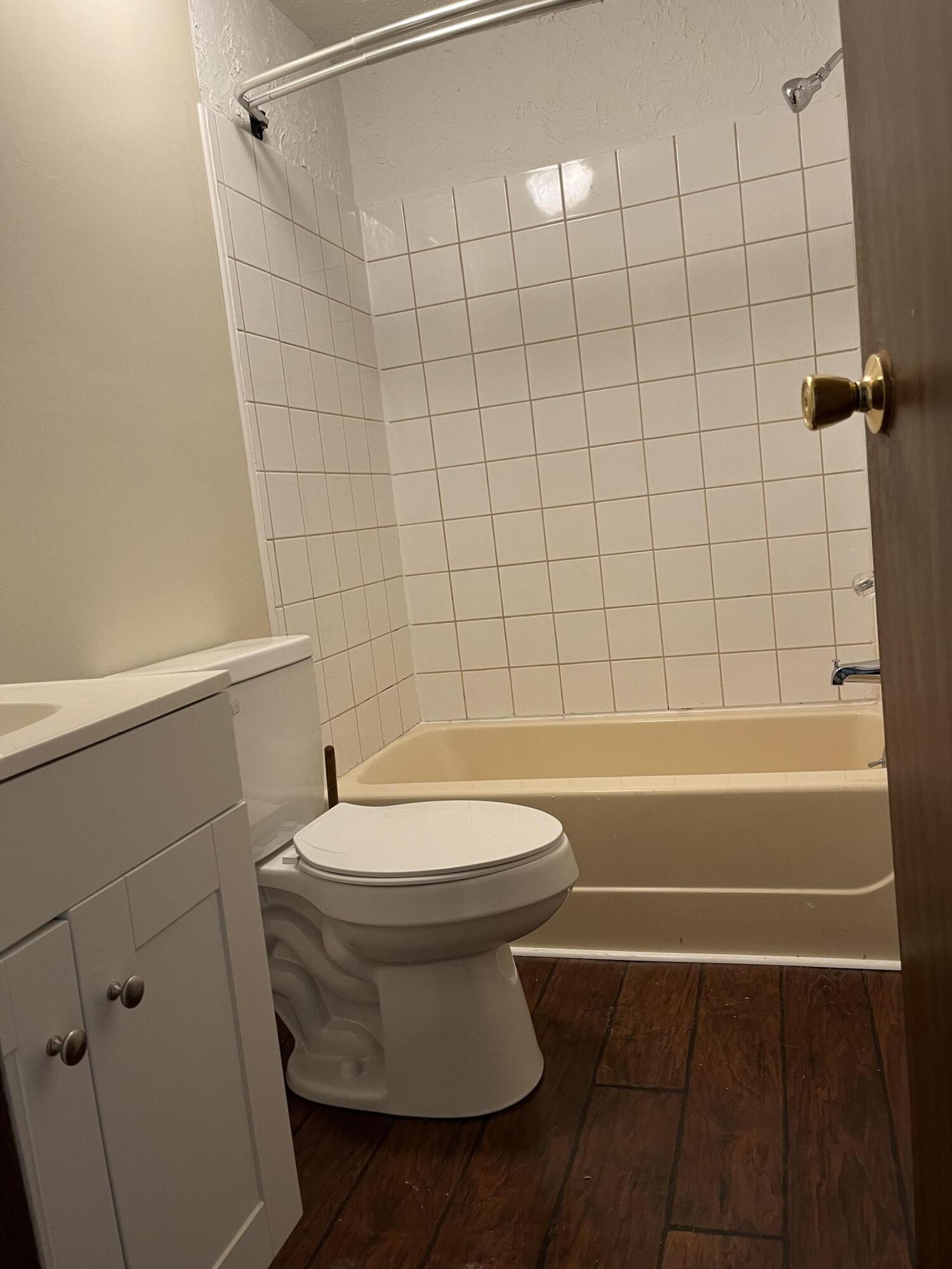 108 Meadowlark Road Blue Ridge, VA 24064 - Photo 5 of 14 a bathroom with a toilet and a bath tub