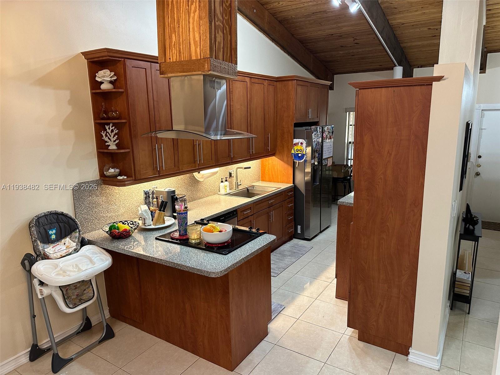 3415 Freedom Drive Hollywood, FL 33021 - Photo 34 of 49 a living room with furniture