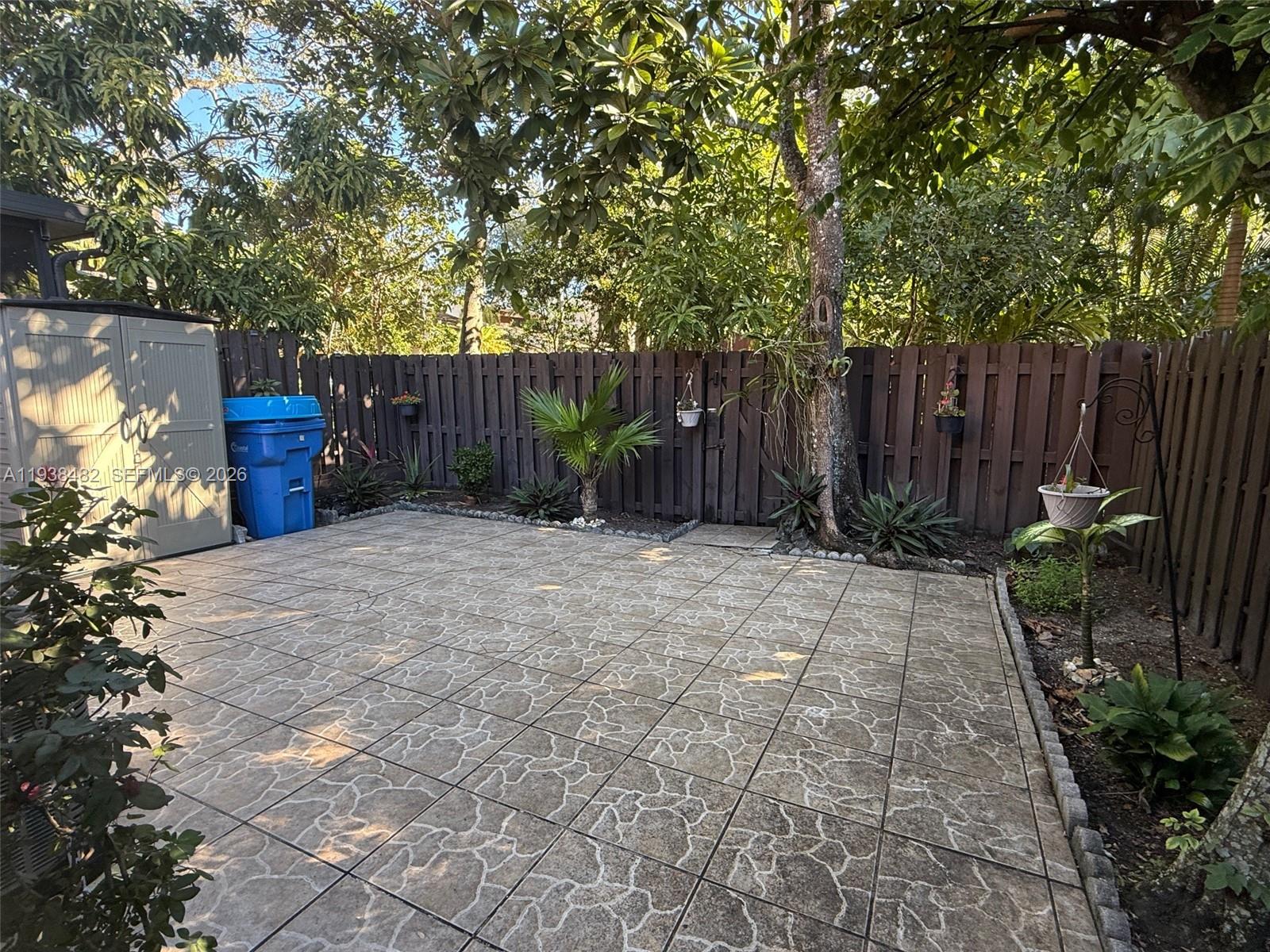 3415 Freedom Drive Hollywood, FL 33021 - Photo 4 of 49 a view of a backyard