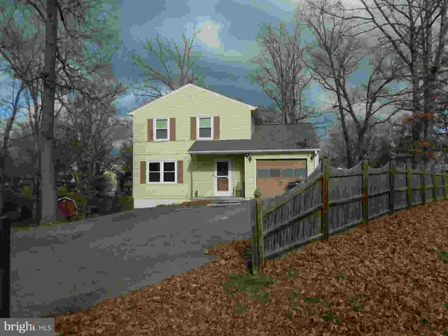 $385,000 | 106 Woodtop Court, Stephens City, VA 22655