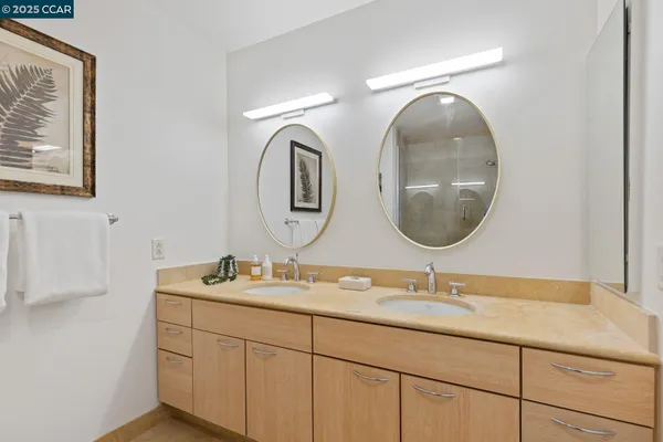 $750,000 | 1 Lakeside Drive, Unit 1404, Oakland, CA 94612