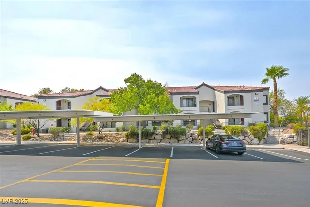 $259,900 | 950 Seven Hills Drive, Unit 116, Henderson, NV 89052