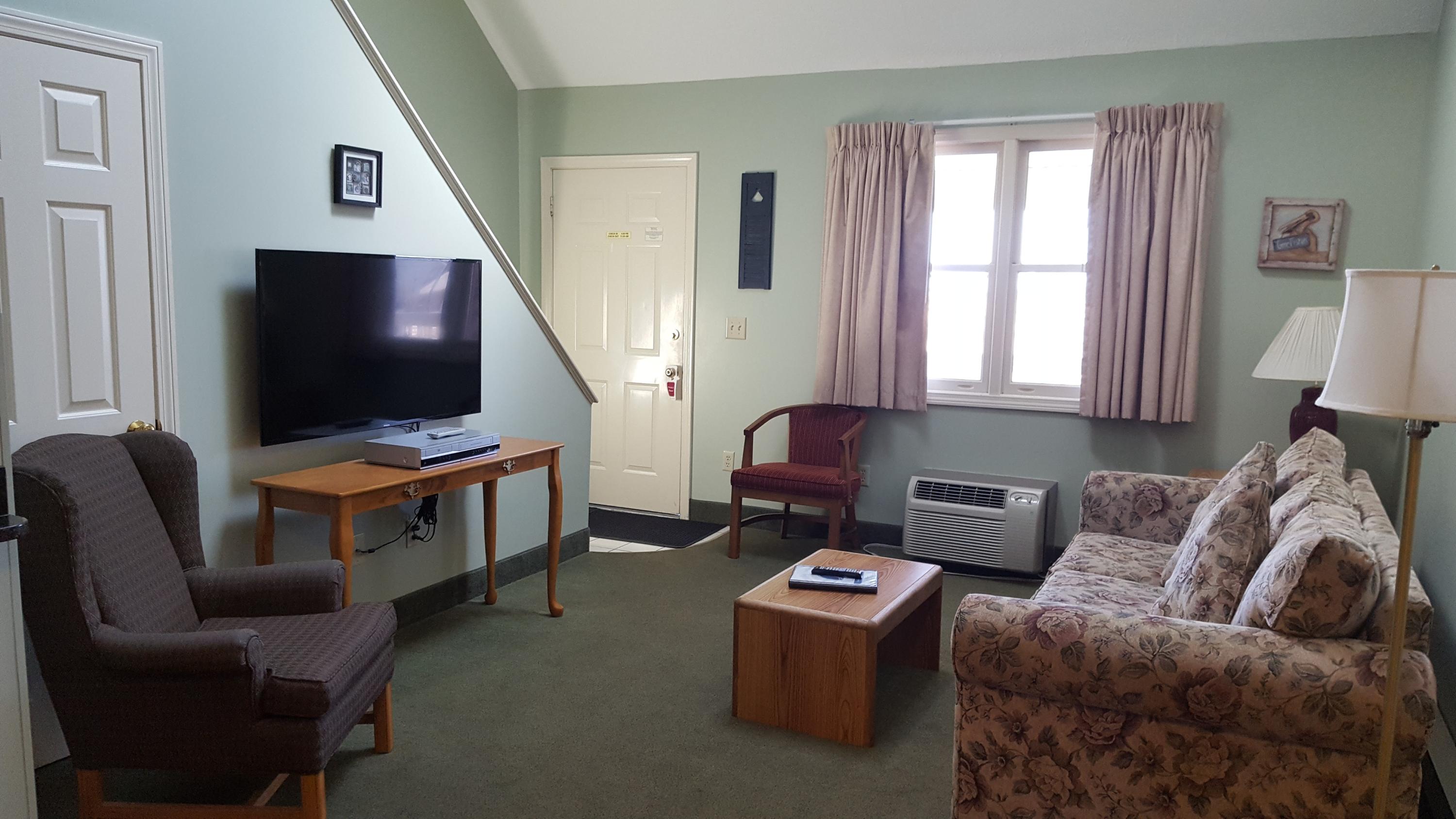 60 Mile Road, Unit 137 Wells, ME 04090 - Photo 2 of 22 Debus living room