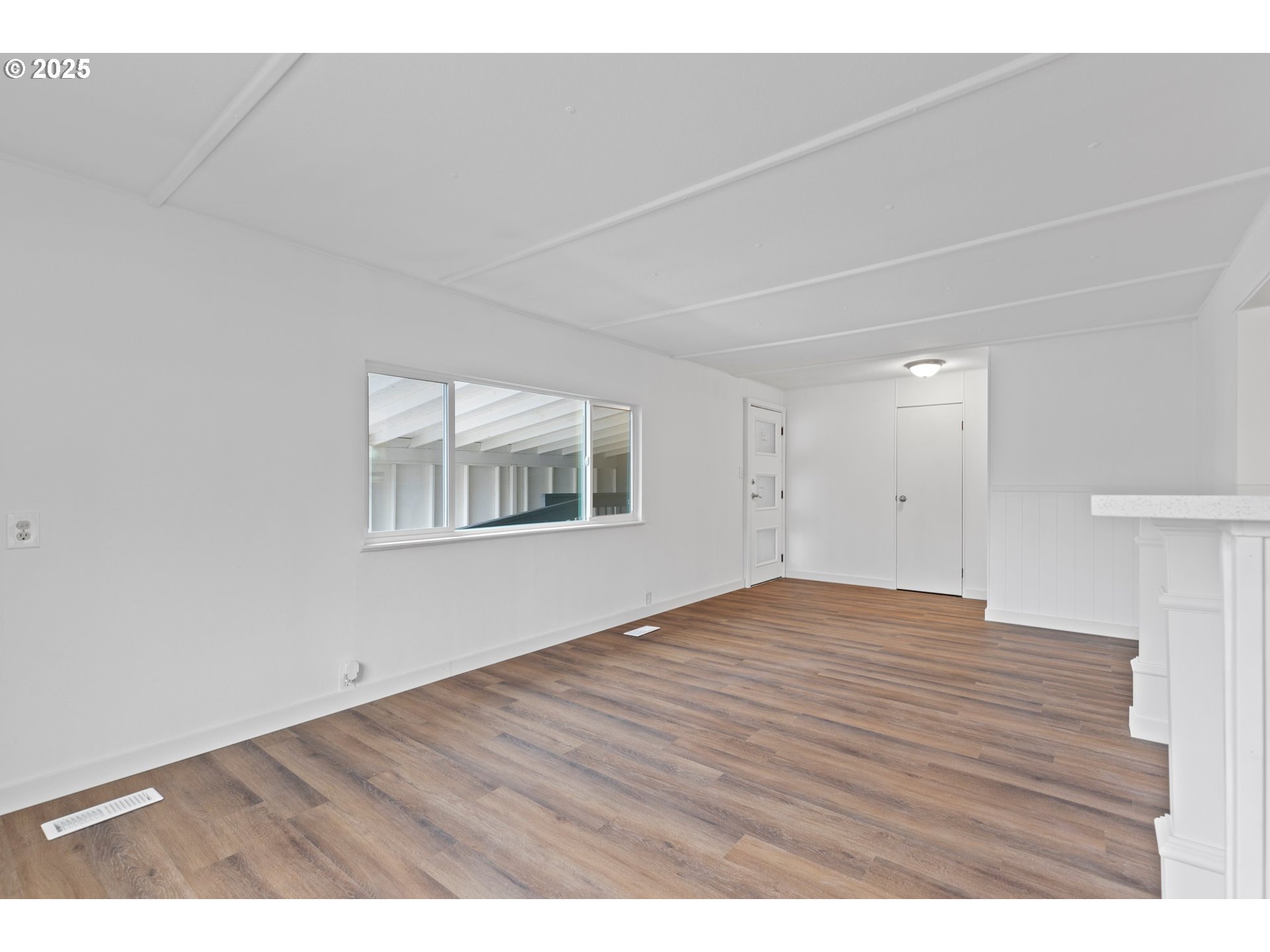 1901 Southeast Minter Bridge Road, Unit 15 Hillsboro, OR 97123 - Photo 14 of 27 Gallery Image 14