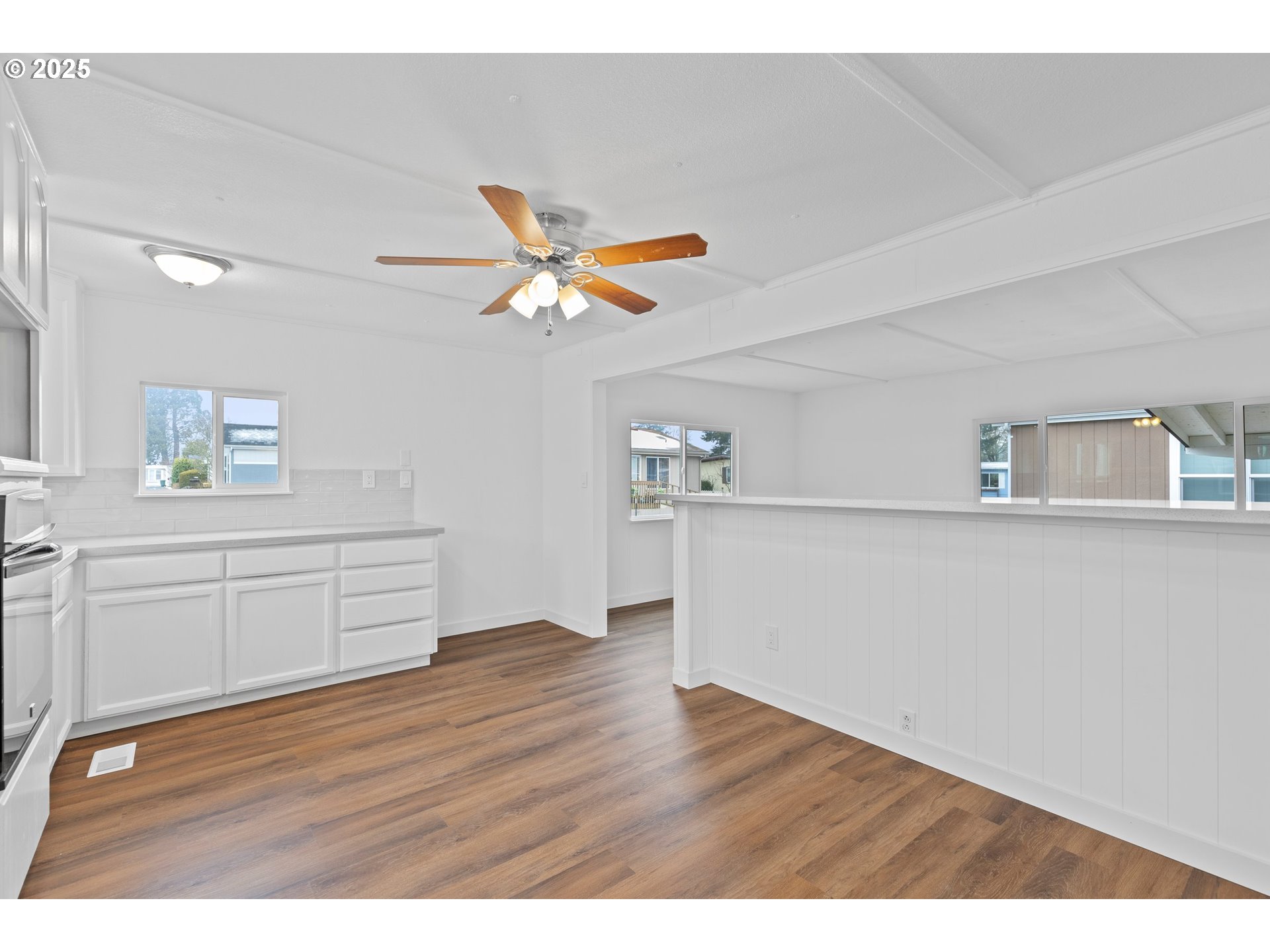 1901 Southeast Minter Bridge Road, Unit 15 Hillsboro, OR 97123 - Photo 15 of 27 Gallery Image 15