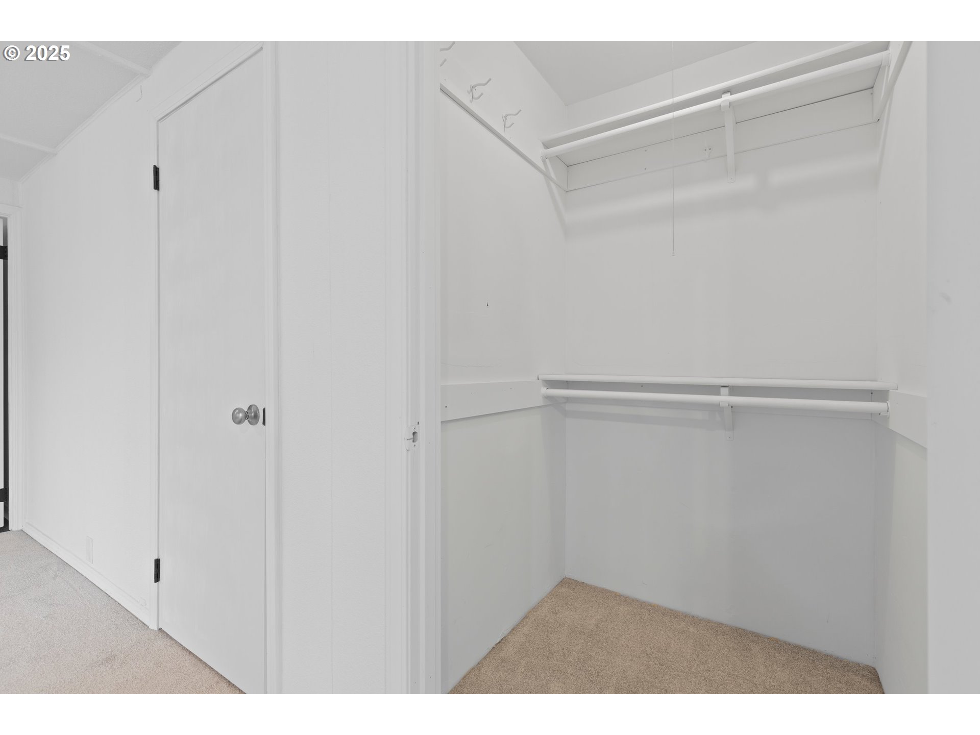1901 Southeast Minter Bridge Road, Unit 15 Hillsboro, OR 97123 - Photo 24 of 27 Gallery Image 24