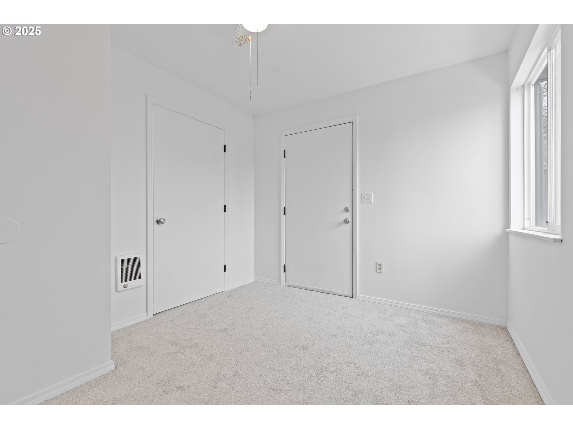 1901 Southeast Minter Bridge Road, Unit 15 Hillsboro, OR 97123 - Photo 25 of 27 Gallery Image 25