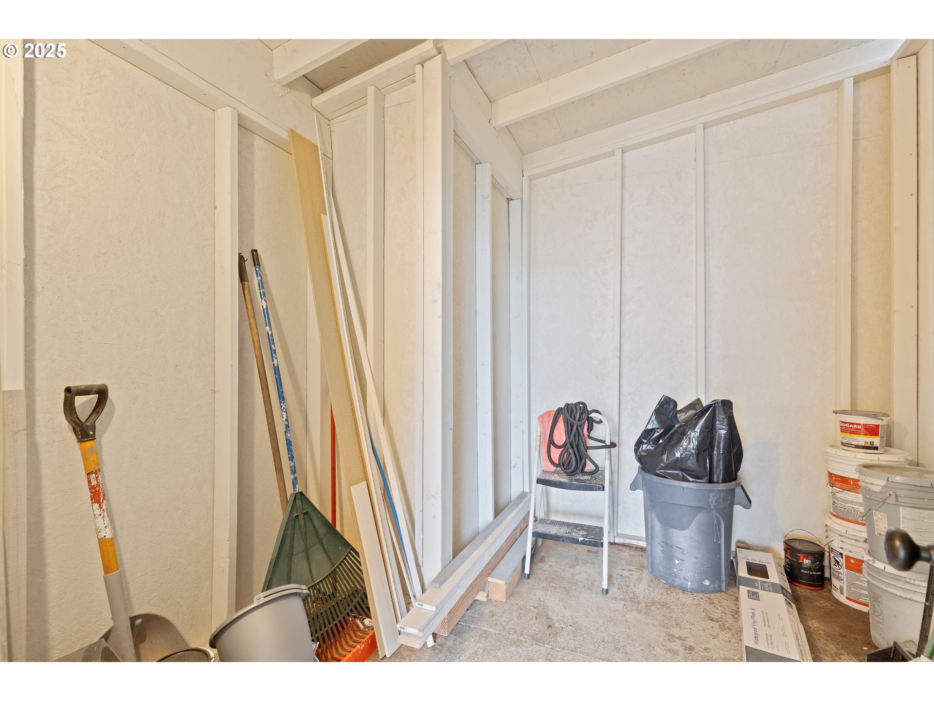 1901 Southeast Minter Bridge Road, Unit 15 Hillsboro, OR 97123 - Photo 27 of 27 Gallery Image 27
