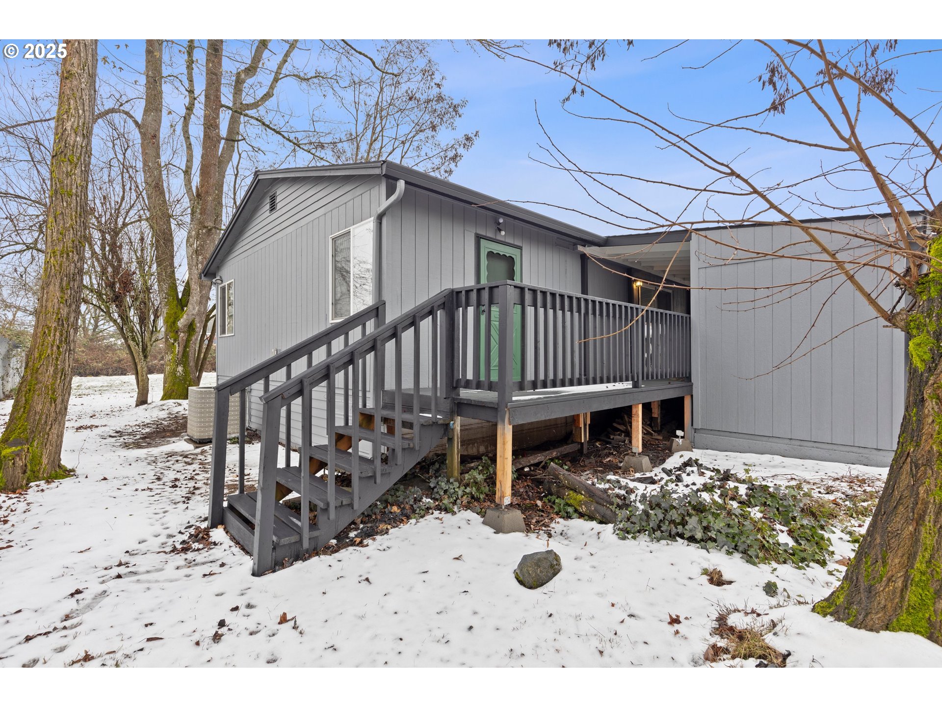 1901 Southeast Minter Bridge Road, Unit 15 Hillsboro, OR 97123 - Photo 5 of 27 Gallery Image 5