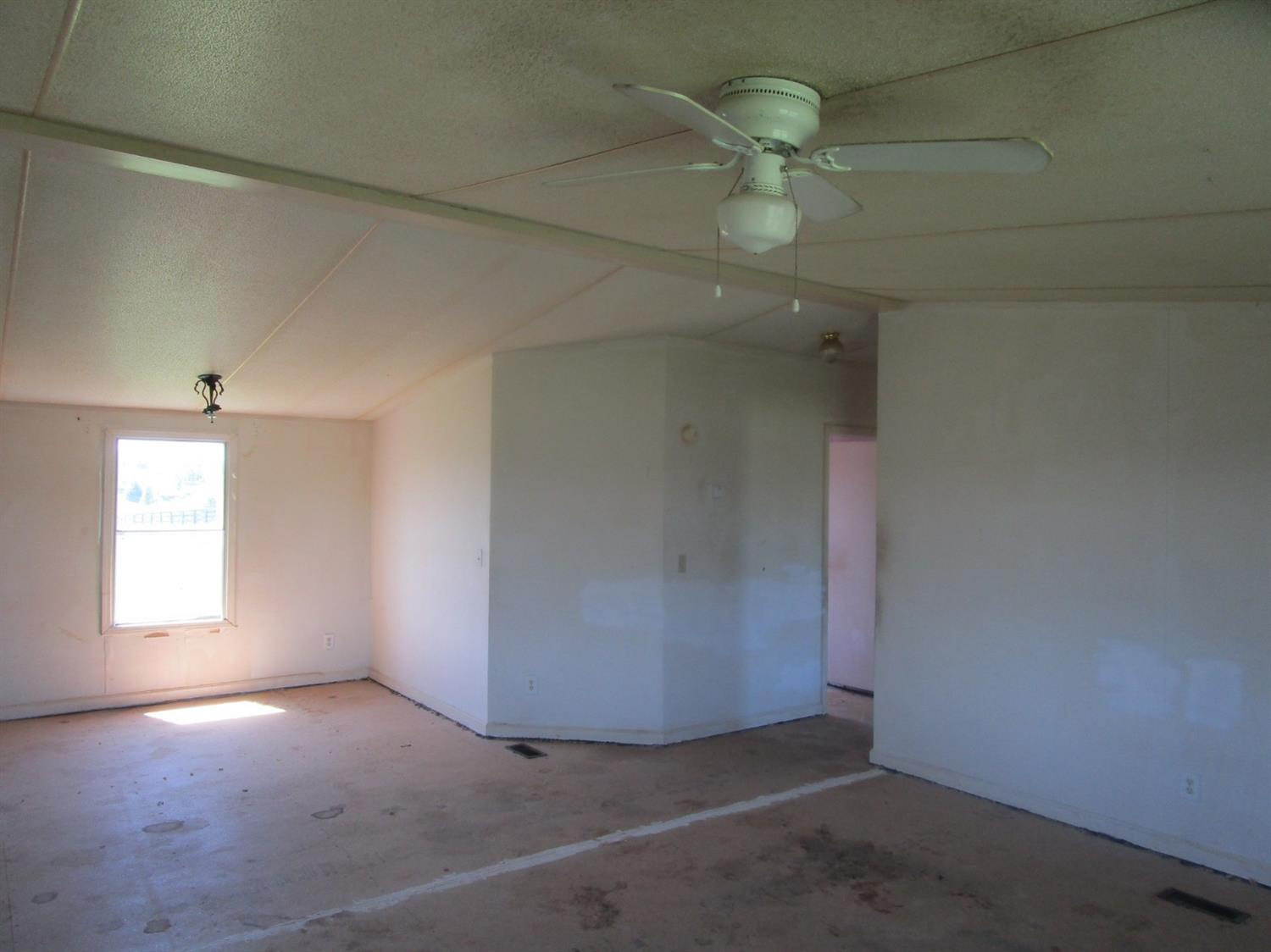 2969 Kennedy Bridge Road Lancaster, KY 40444 - Photo 4 of 24 Listing Photo