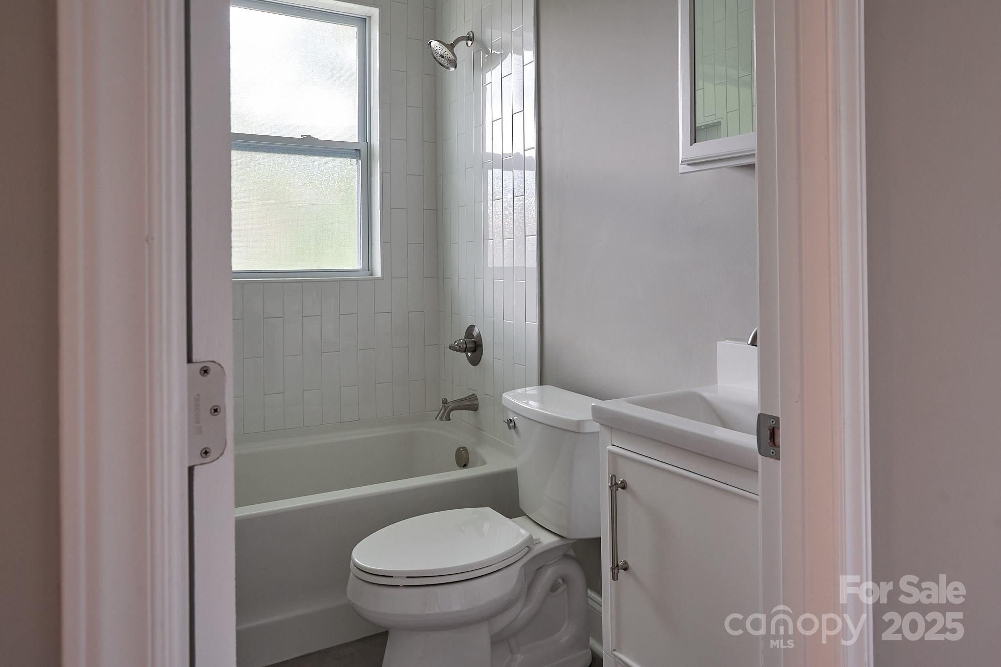 217 Circle Avenue Charlotte, NC 28207 - Photo 23 of 27