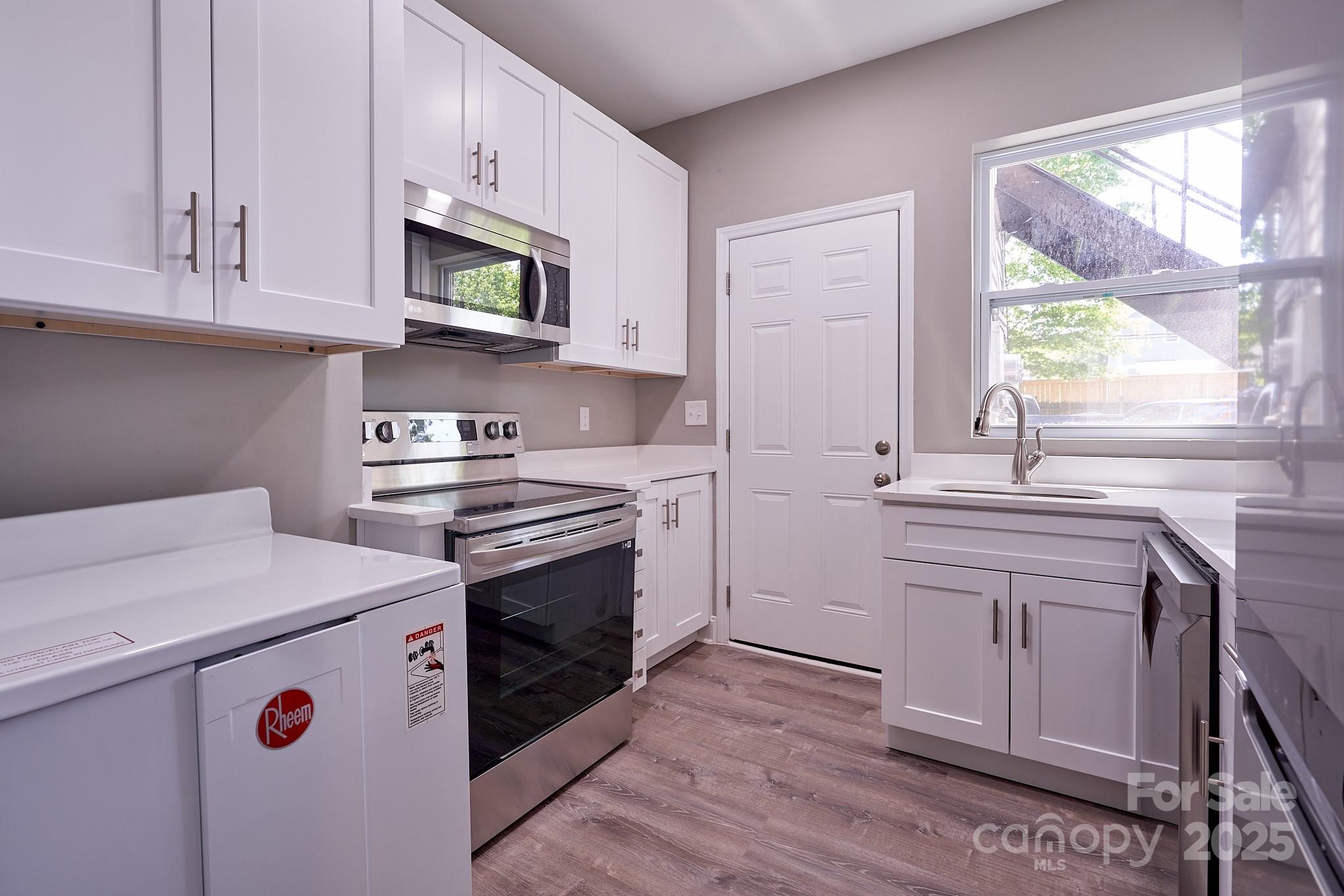 217 Circle Avenue Charlotte, NC 28207 - Photo 6 of 27