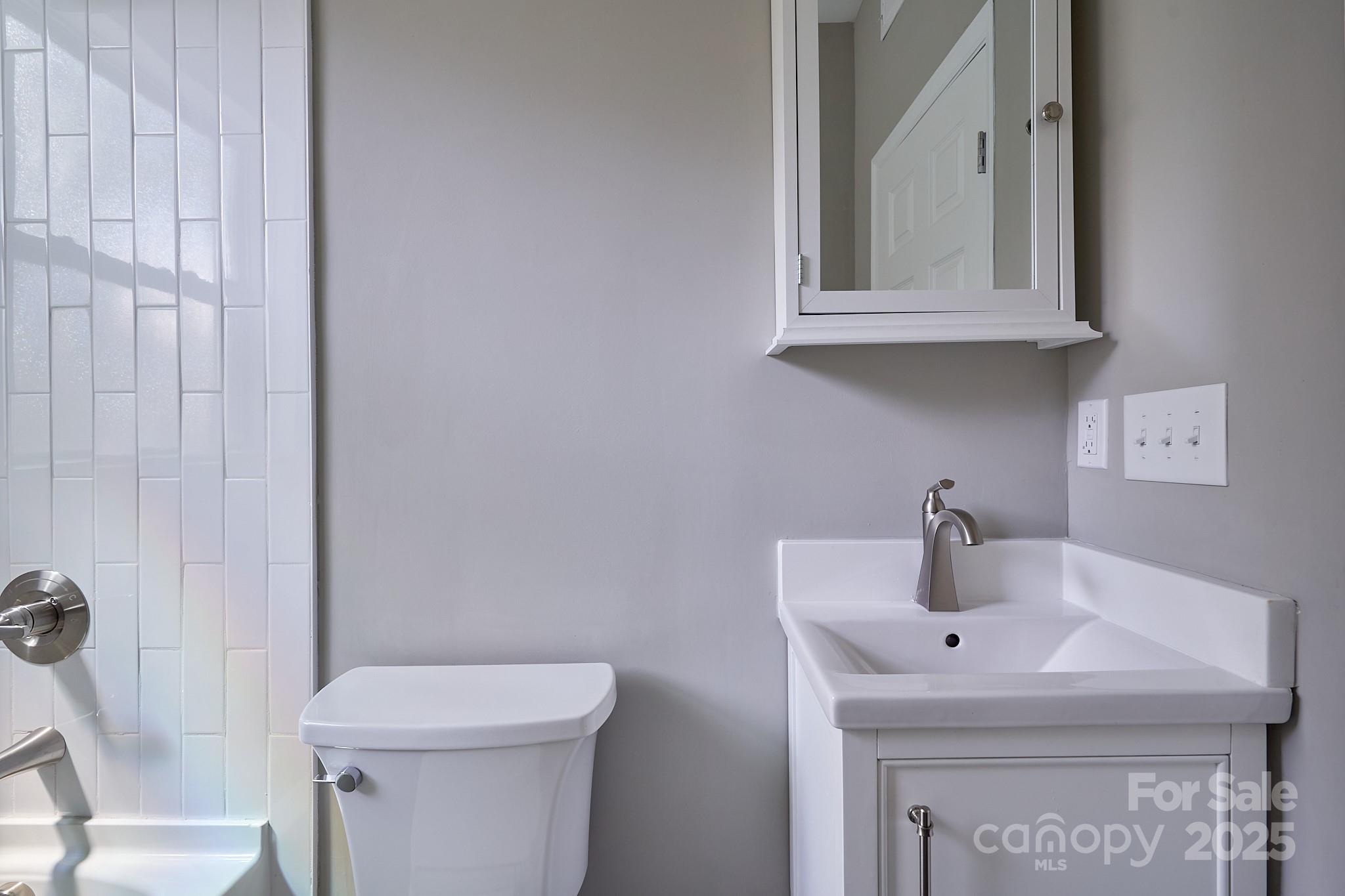 217 Circle Avenue Charlotte, NC 28207 - Photo 7 of 27