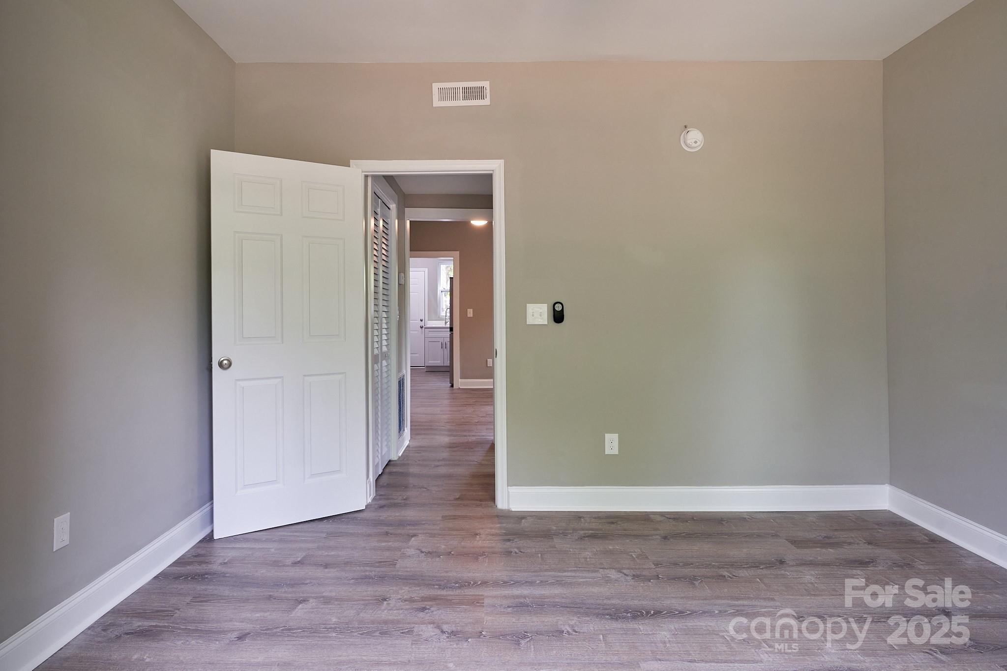 217 Circle Avenue Charlotte, NC 28207 - Photo 8 of 27