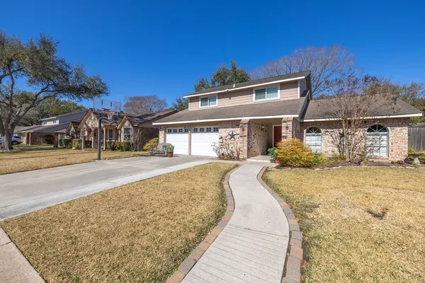 $324,500 | 11918 Dorrance Lane, Meadows Place, TX 77477