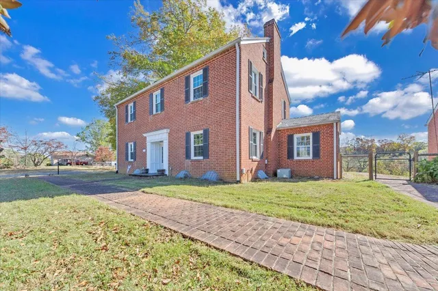 $529,950 | 10544 Lee Highway, Fincastle, VA 24090