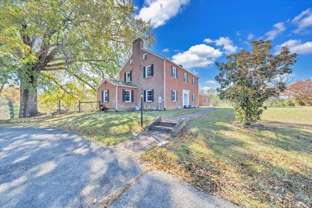 $529,950 | 10544 Lee Highway, Fincastle, VA 24090