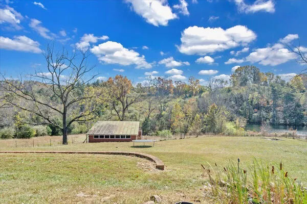 $526,000 | 10544 Lee Highway, Fincastle, VA 24090