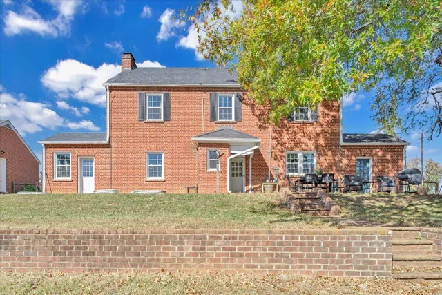 $529,950 | 10544 Lee Highway, Fincastle, VA 24090