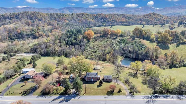 $529,950 | 10544 Lee Highway, Fincastle, VA 24090