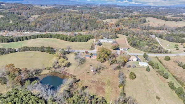 $526,000 | 10544 Lee Highway, Fincastle, VA 24090