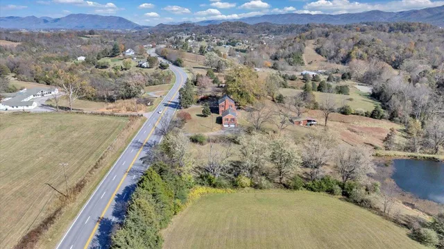 $529,950 | 10544 Lee Highway, Fincastle, VA 24090