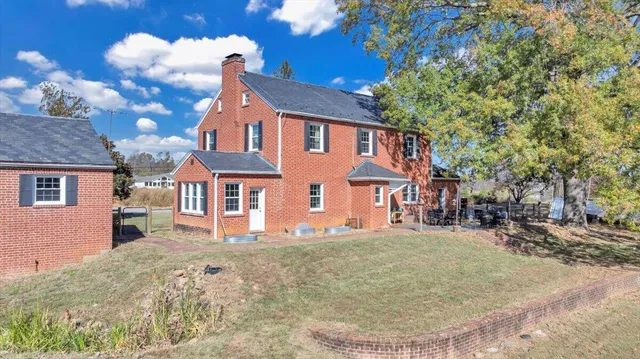 $529,950 | 10544 Lee Highway, Fincastle, VA 24090