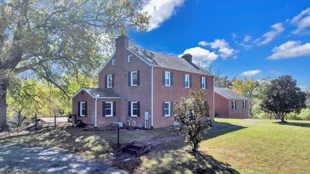 $529,950 | 10544 Lee Highway, Fincastle, VA 24090