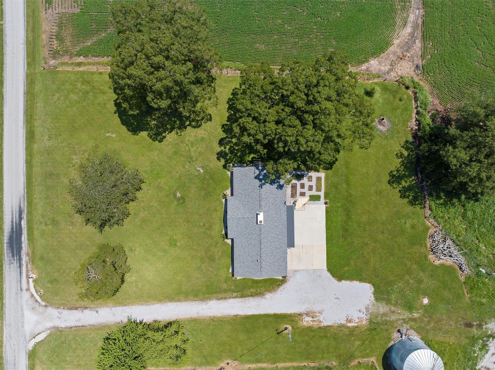17212 Highline Road Carlyle, IL 62231 - Photo 29 of 34