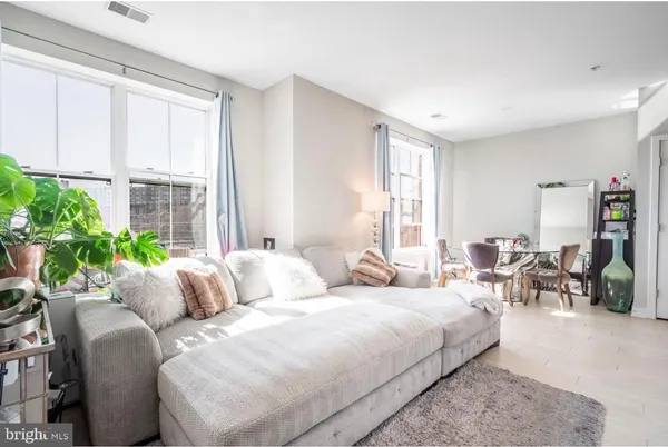 $2,600 | 989 South Buchanan Street, Unit 318, Arlington, VA 22204