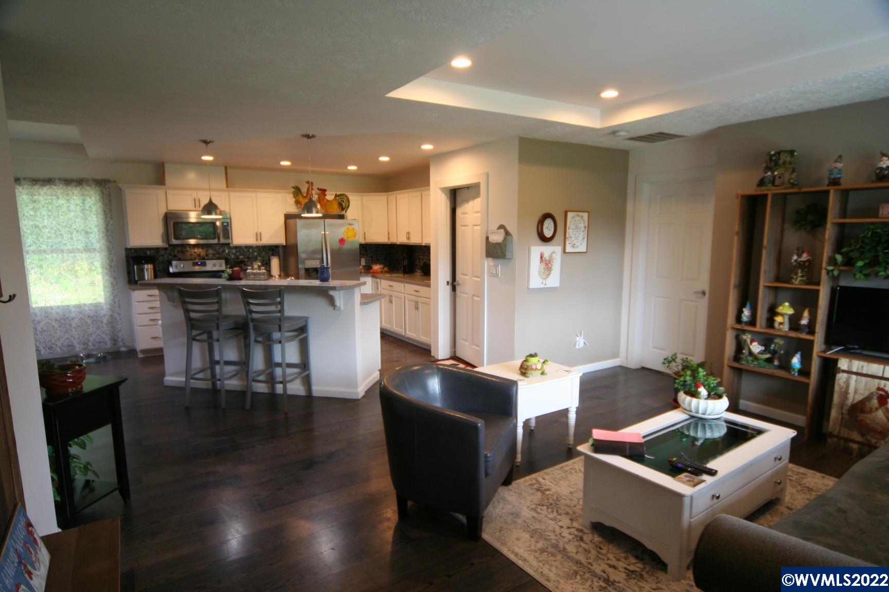 10977 Silbernagel Road Southeast Stayton, OR 97383 - Photo 4 of 36 Gallery Image 4