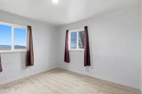 $590,000 | 13951 Fort Road, White Swan, WA 98952