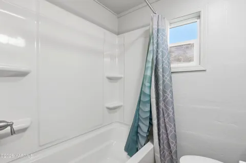 $590,000 | 13951 Fort Road, White Swan, WA 98952
