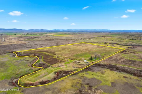 $590,000 | 13951 Fort Road, White Swan, WA 98952