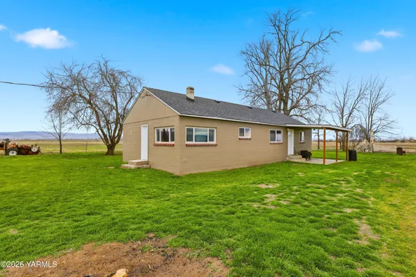 $590,000 | 13951 Fort Road, White Swan, WA 98952
