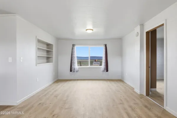 $590,000 | 13951 Fort Road, White Swan, WA 98952