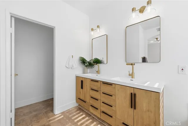 $1,449,000 | 29 Hulsea, Aliso Viejo, CA 92656