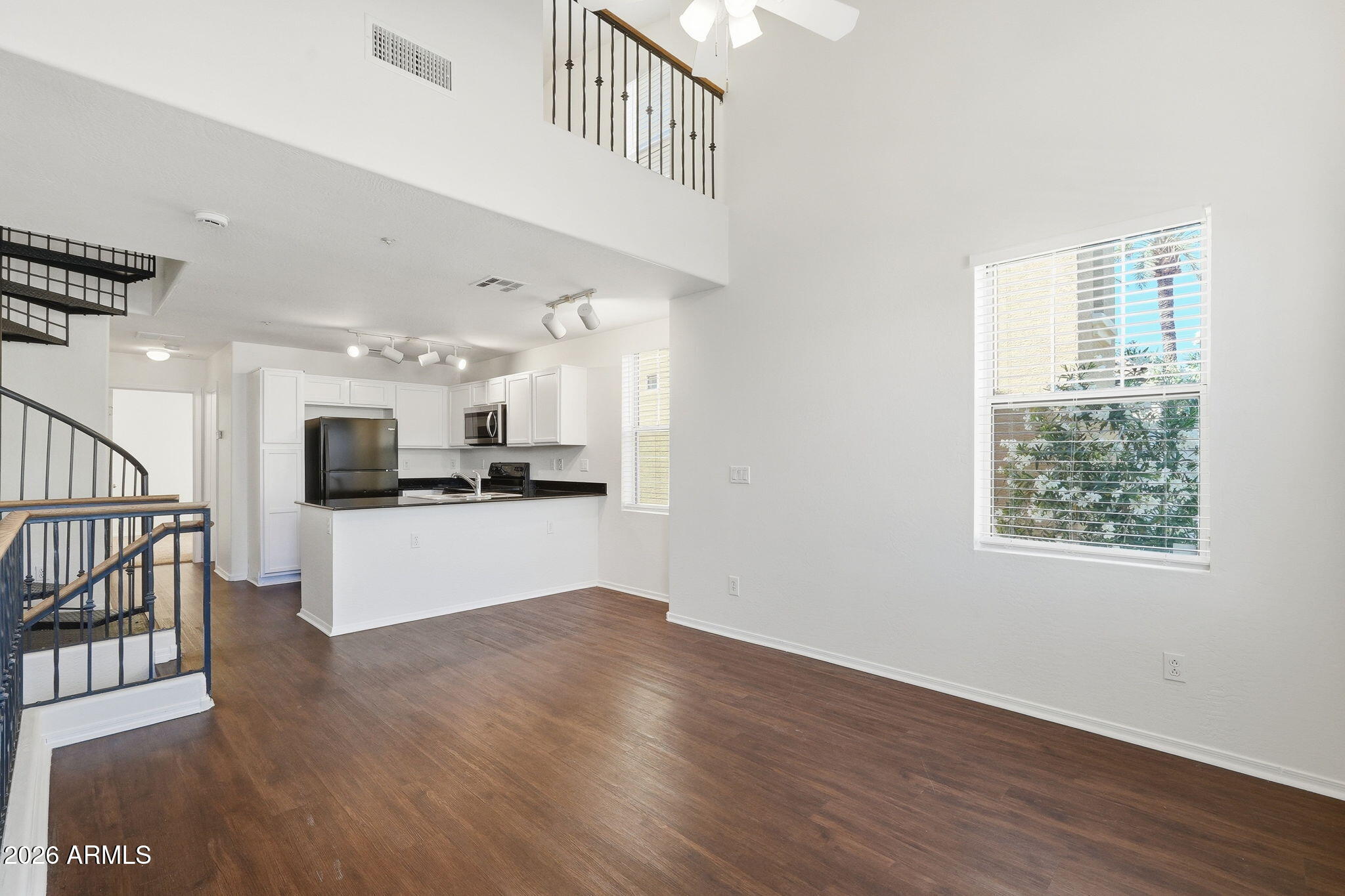 960 West Aspen Way Gilbert, AZ 85233 - Photo 10 of 34 ListerPros_006