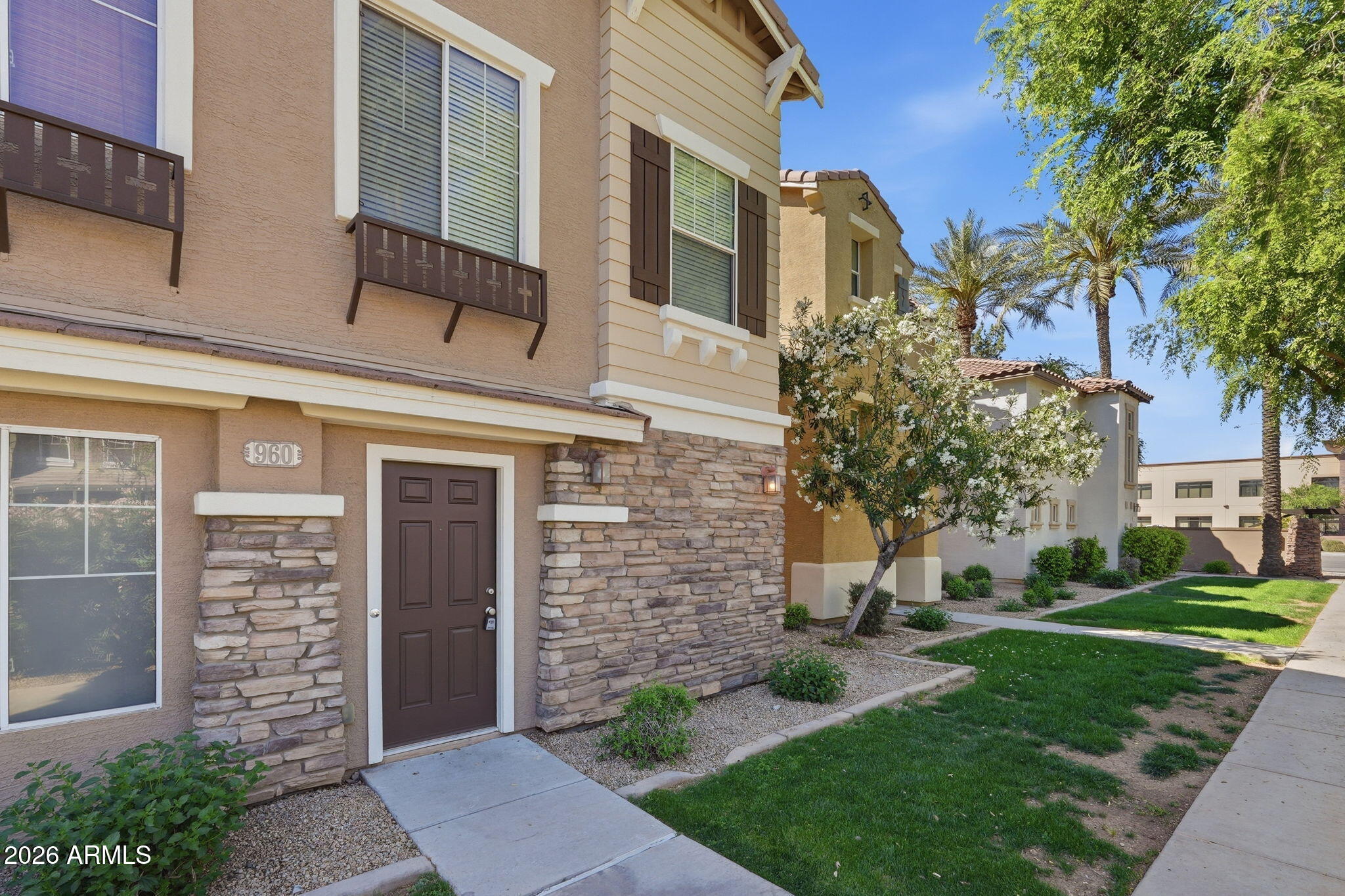 960 West Aspen Way Gilbert, AZ 85233 - Photo 2 of 34 ListerPros_002