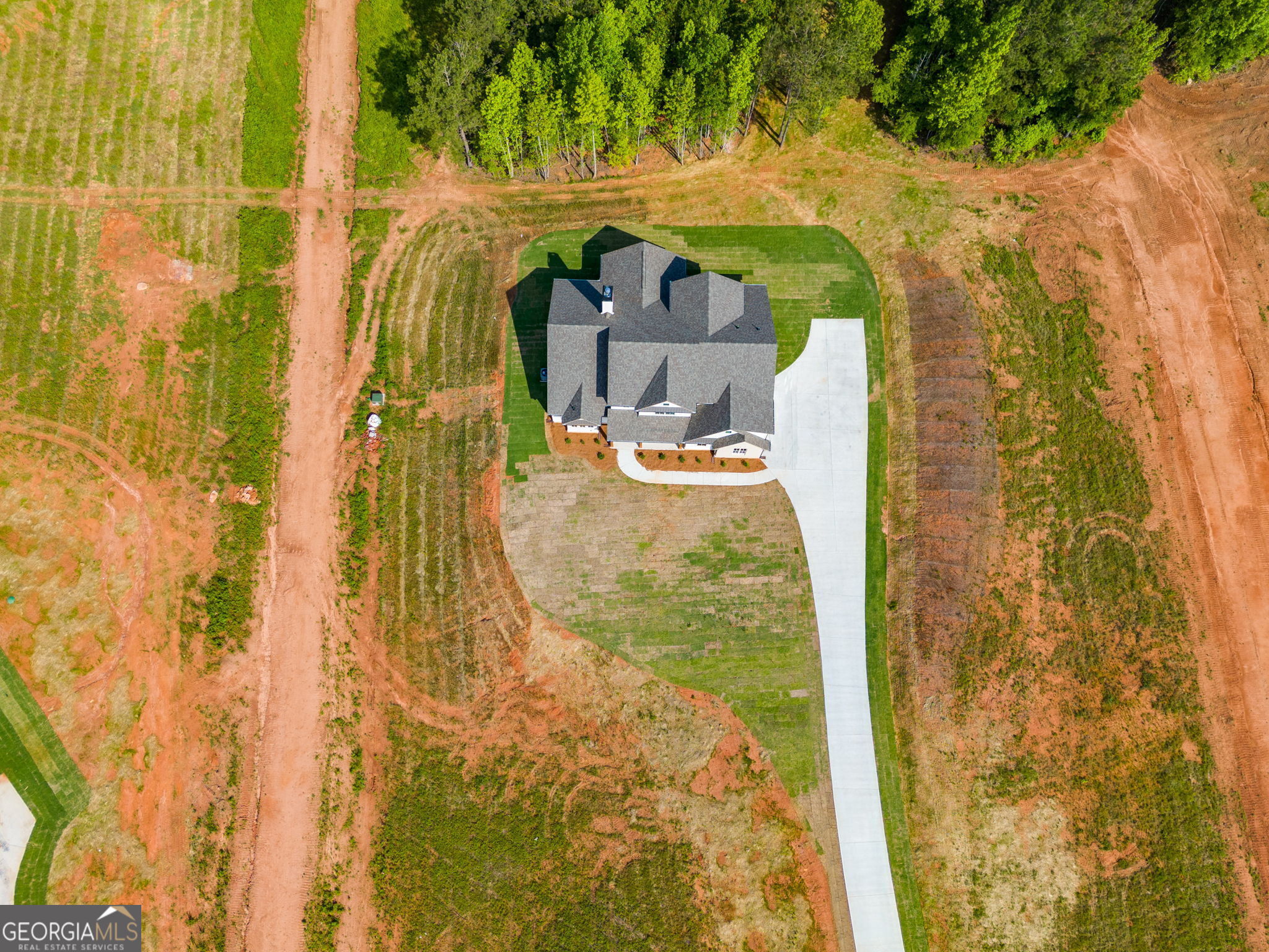 1593 Bethesda Church Road Carrollton, GA 30117 - Photo 2 of 50 a bathroom with a tub