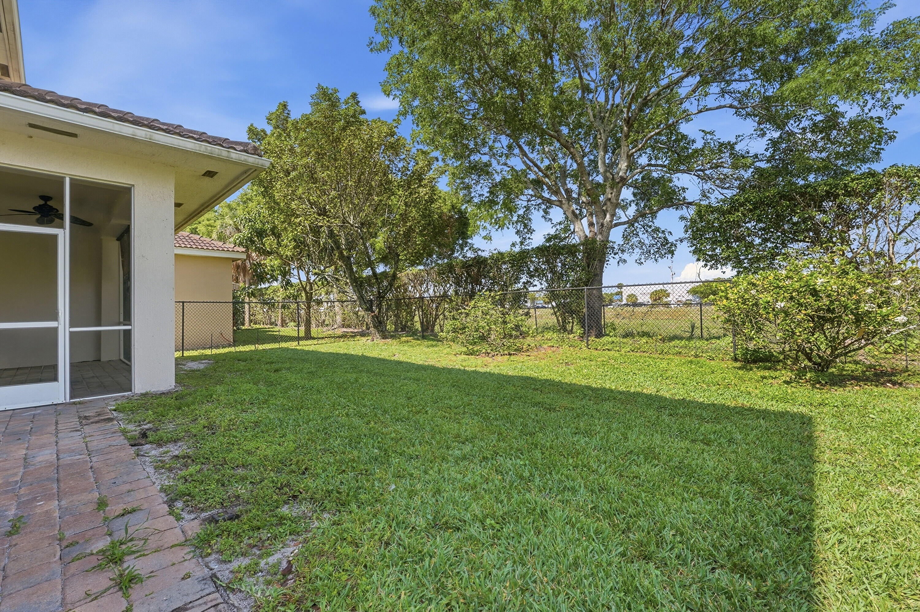 1275 Rose Gate Boulevard Riviera Beach, FL 33404 - Photo 39 of 45 39_dsc03509