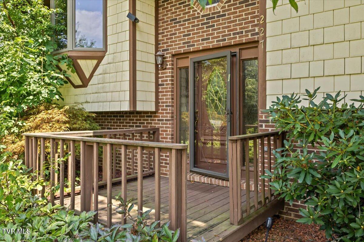 227 Kinchloe Mill Road Jonesborough, TN 37659 - Photo 4 of 46 10-128A3344