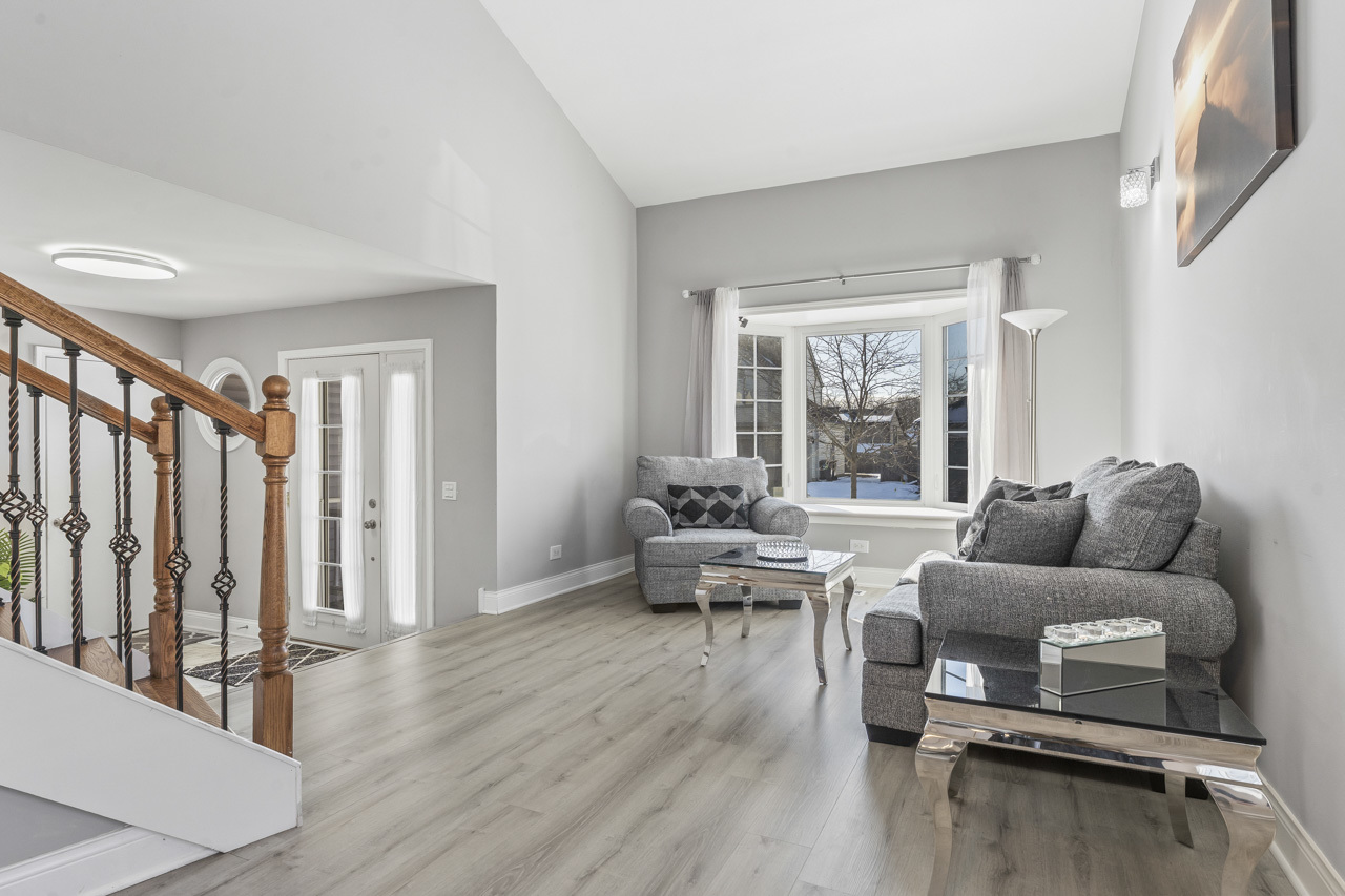 40 Jackson Lane Streamwood, IL 60107 - Photo 9 of 52