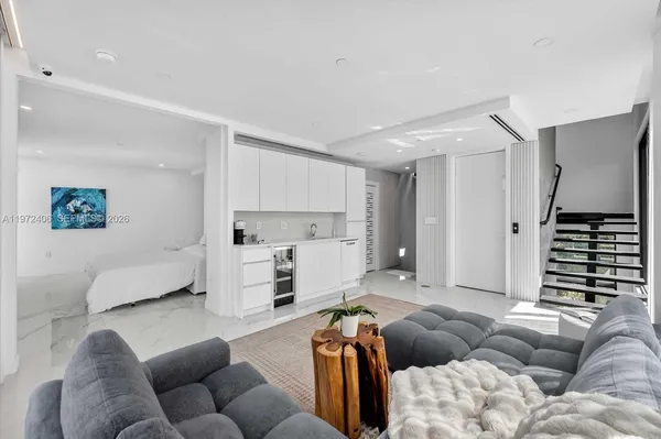 $35,000 | 11 Century Lane, Miami Beach, FL 33139