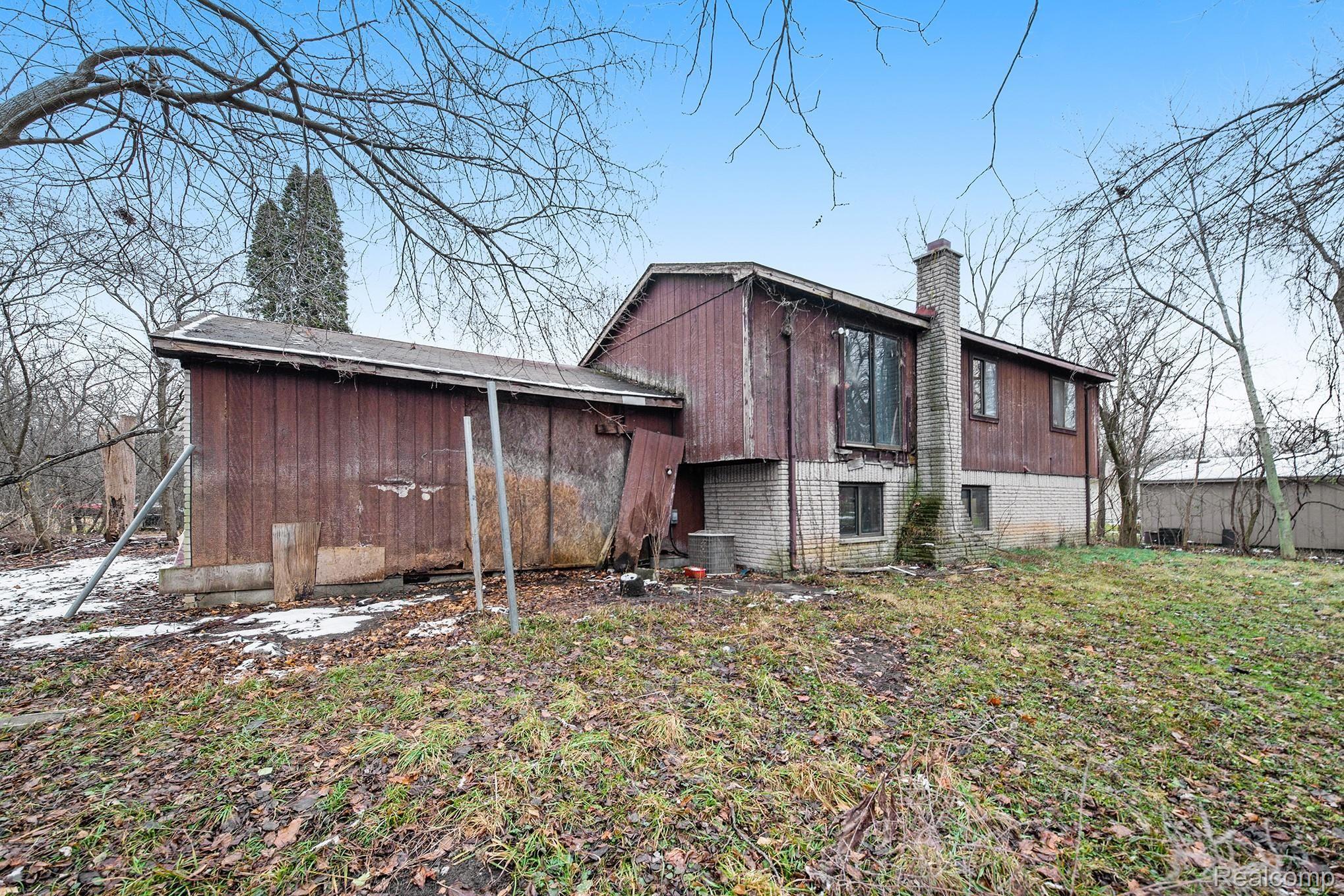 19760 Meridian Road Grosse Ile, MI 48138 - Photo 11 of 18 19760 Meridian