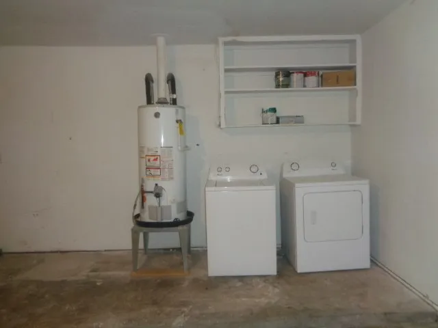 a view of utility room